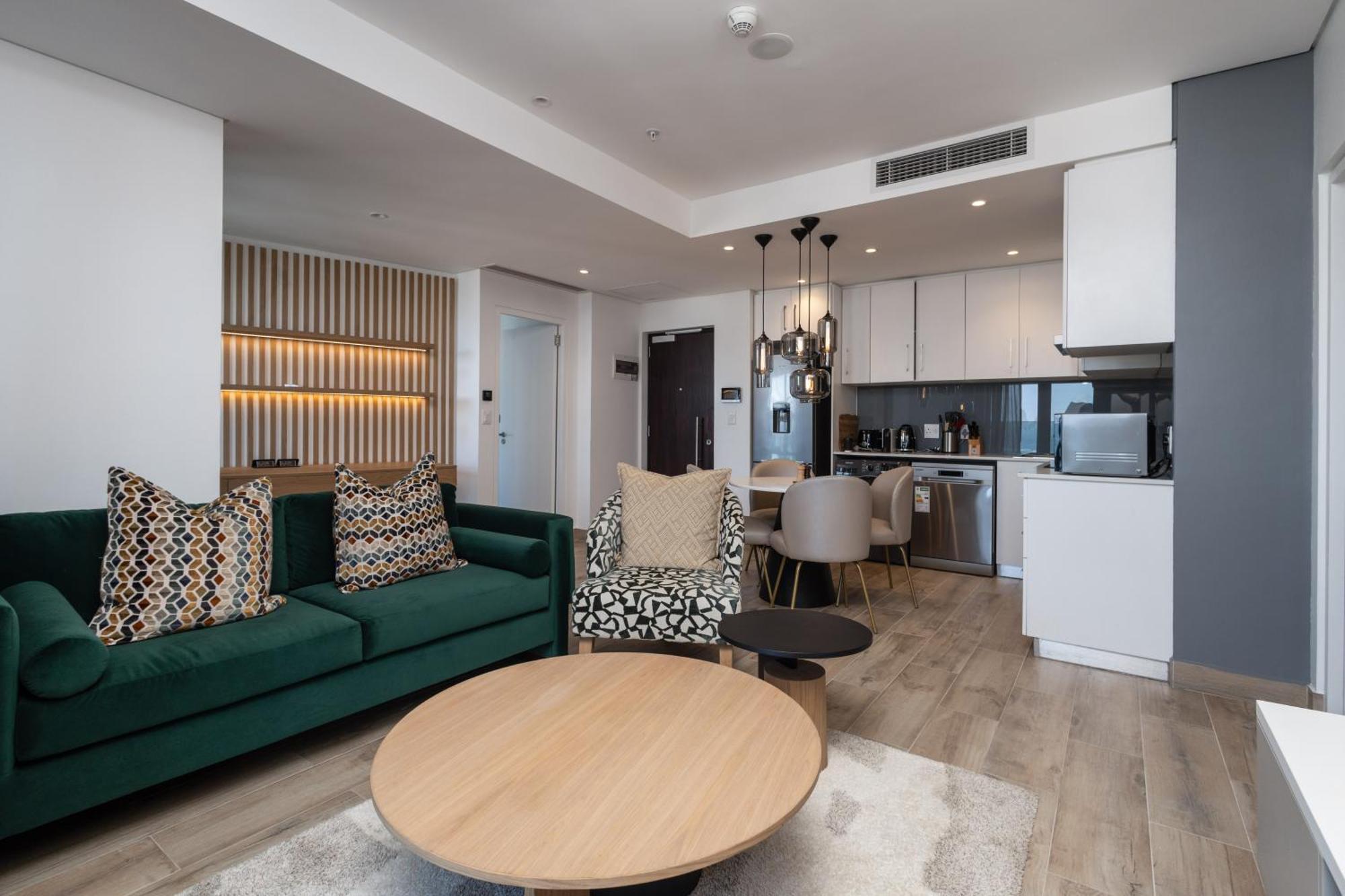 1910 Oceans - By In Umhlanga Apartment *