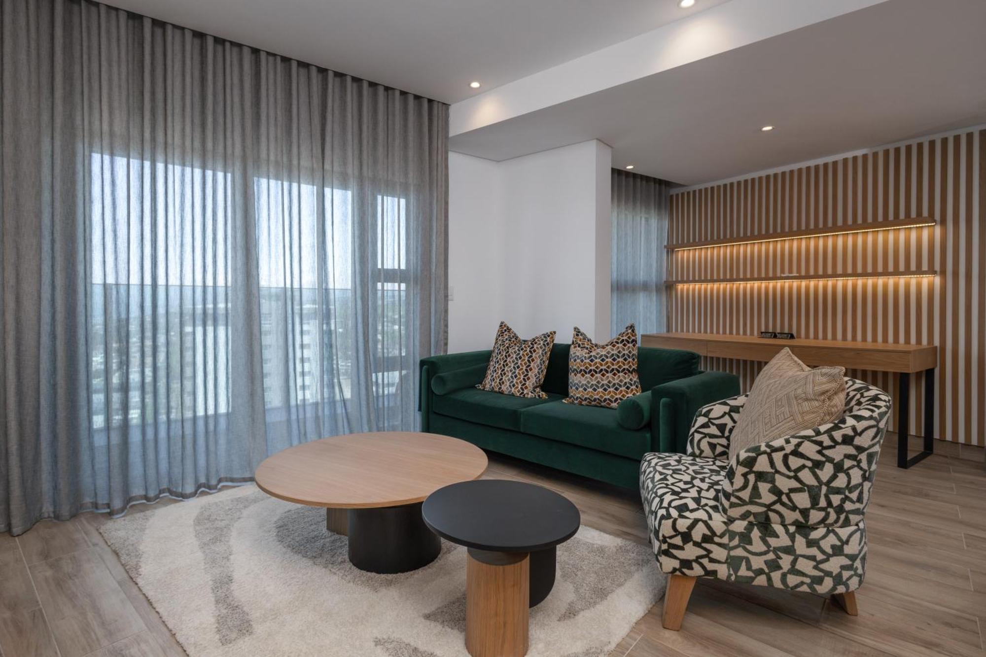 Apartment 1910 Oceans - By In Umhlanga Durban